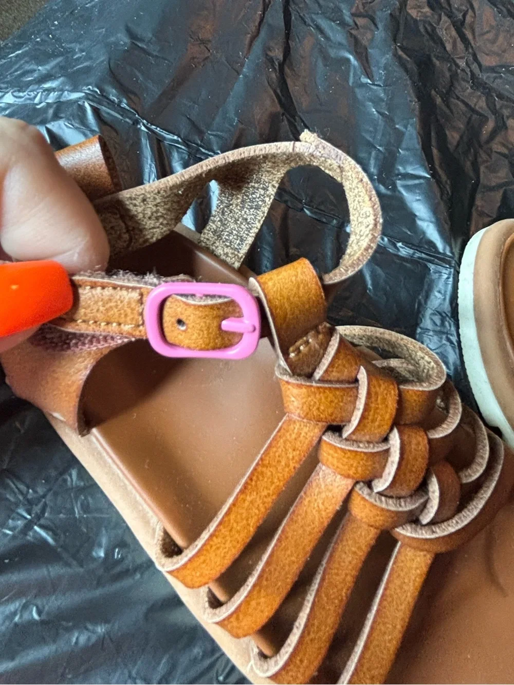 wonder nation Brown Strappy Girls Sandals with Pink Buckle Size 7 Spring Summer